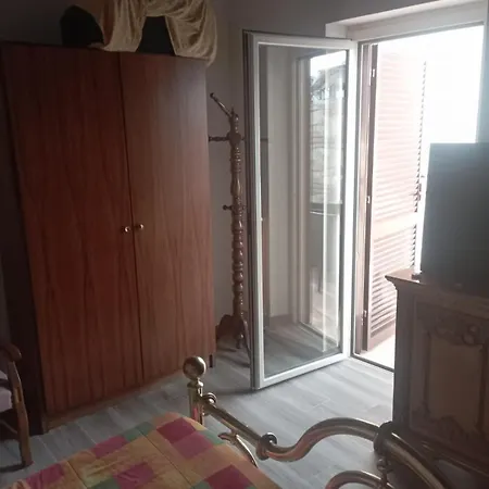 Affittacamere Il Piccolo Borgo Sul *